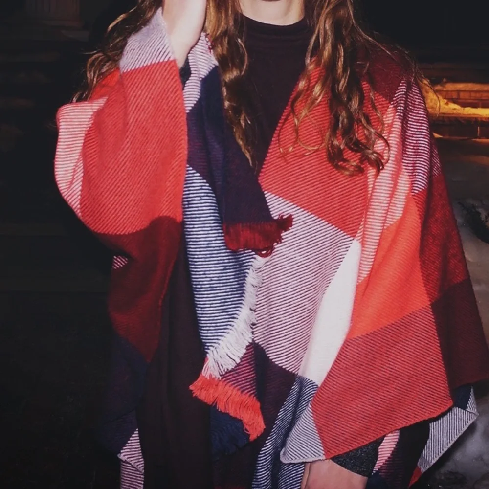 Old Navy Women's Drap/Poncho - Picture 3 of 4